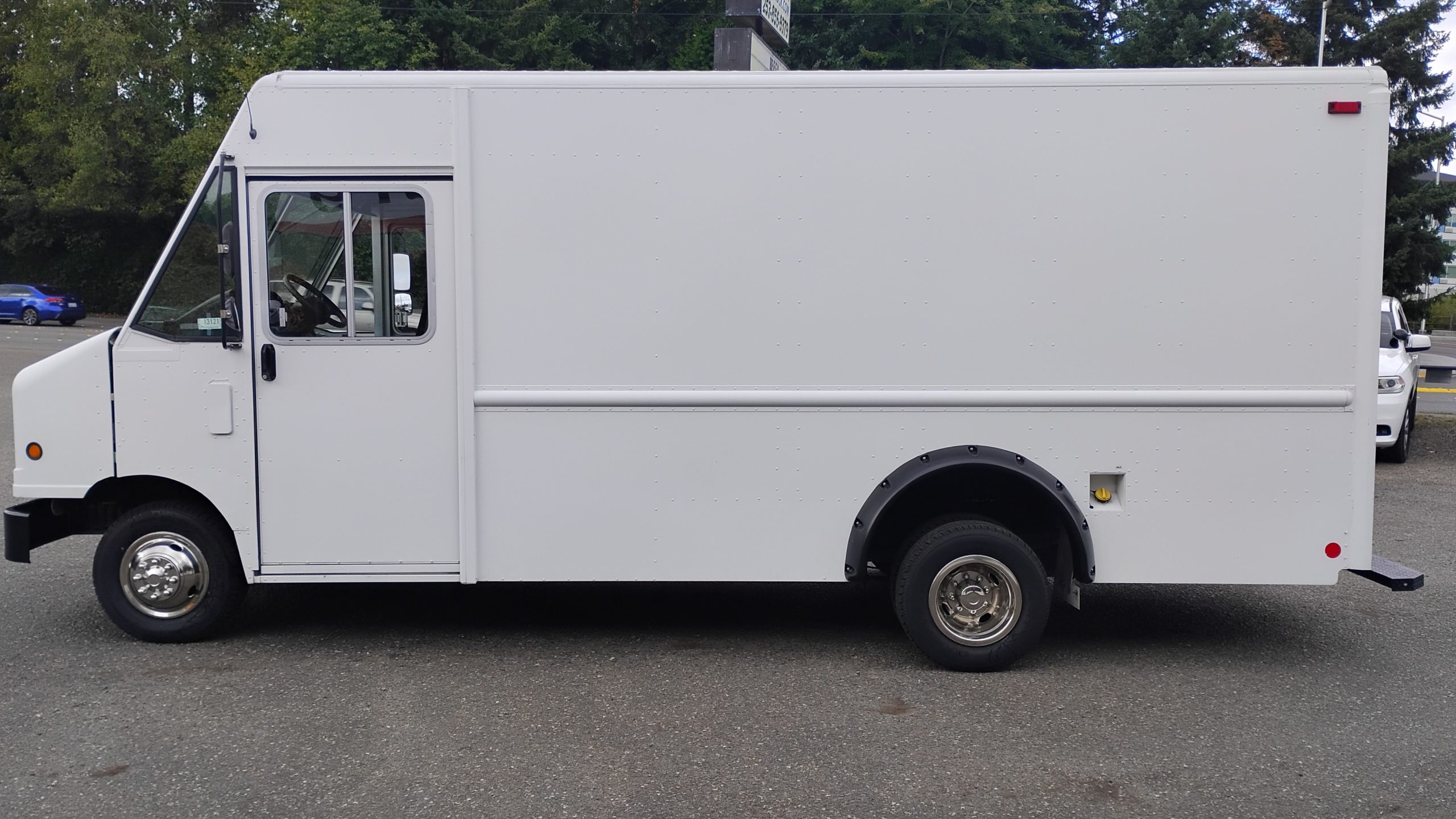 2011 Ford E-450 2011 Ford E-450 - image 6 of 6