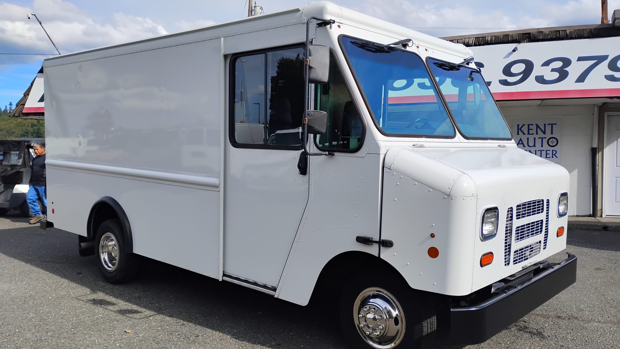 2016 Ford E-350 2016 Ford E-350 - image 1 of 6