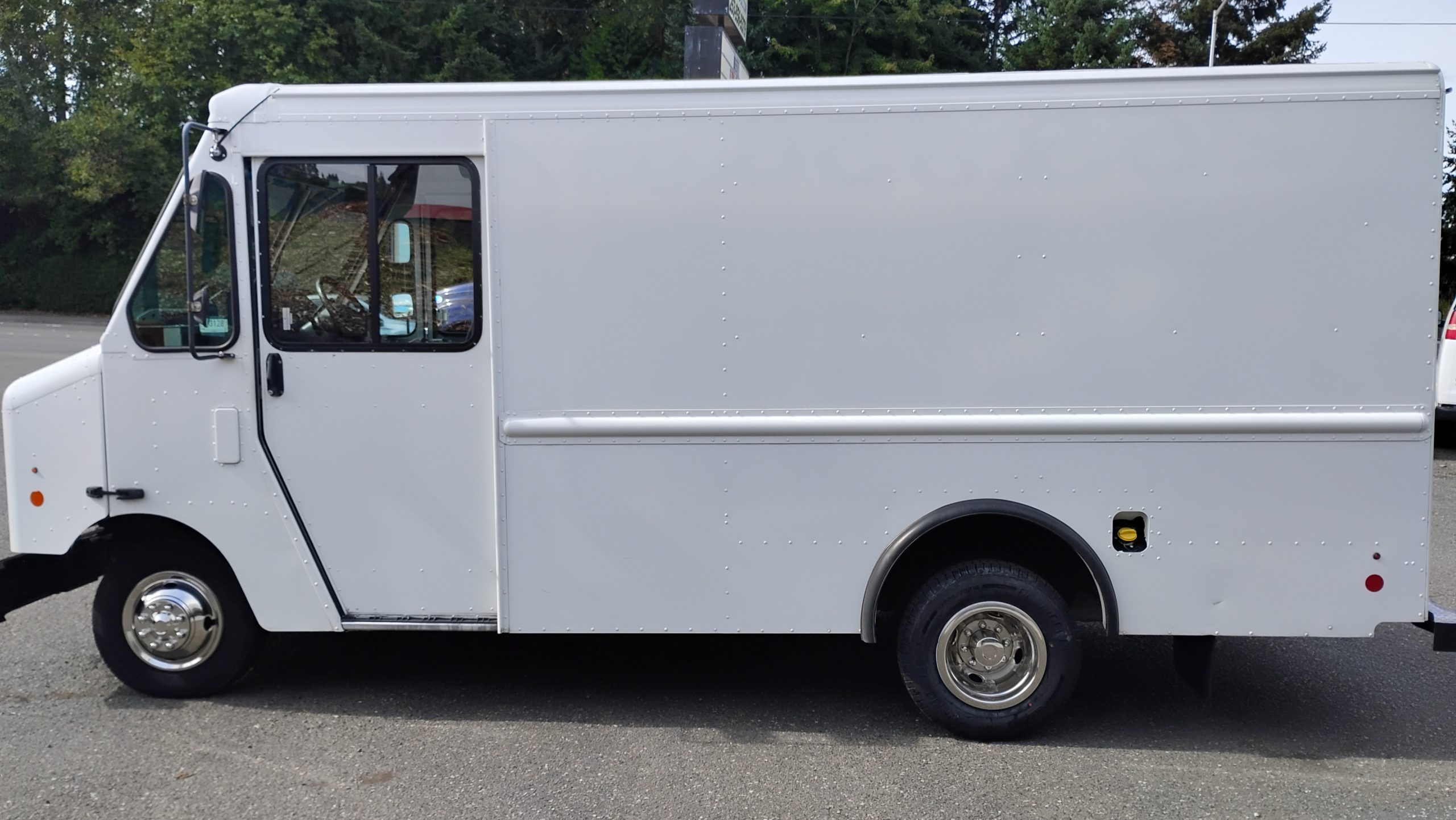 2016 Ford E-350 2016 Ford E-350 - image 6 of 6