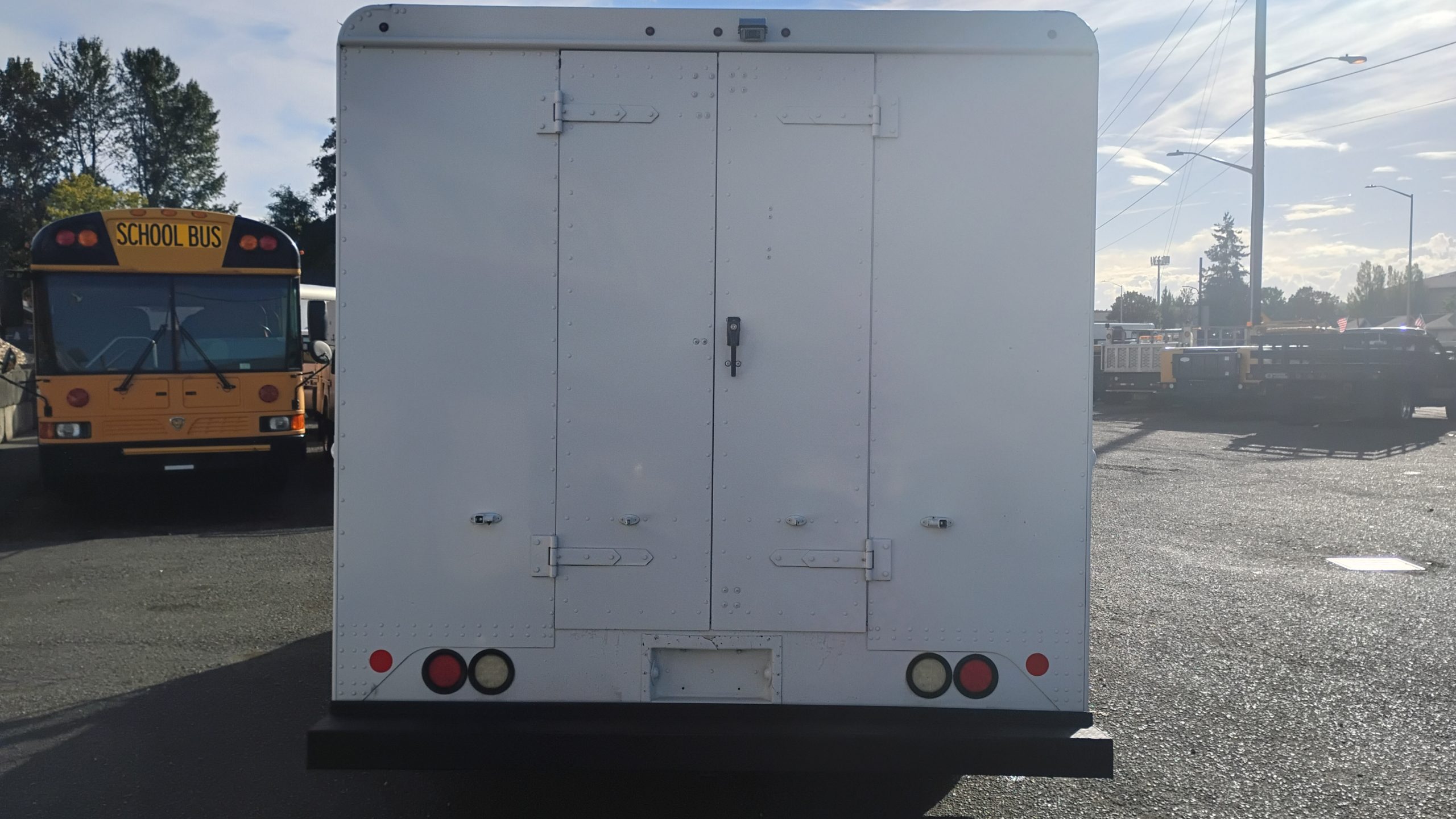 2016 Ford E-350 - image 4 of 6