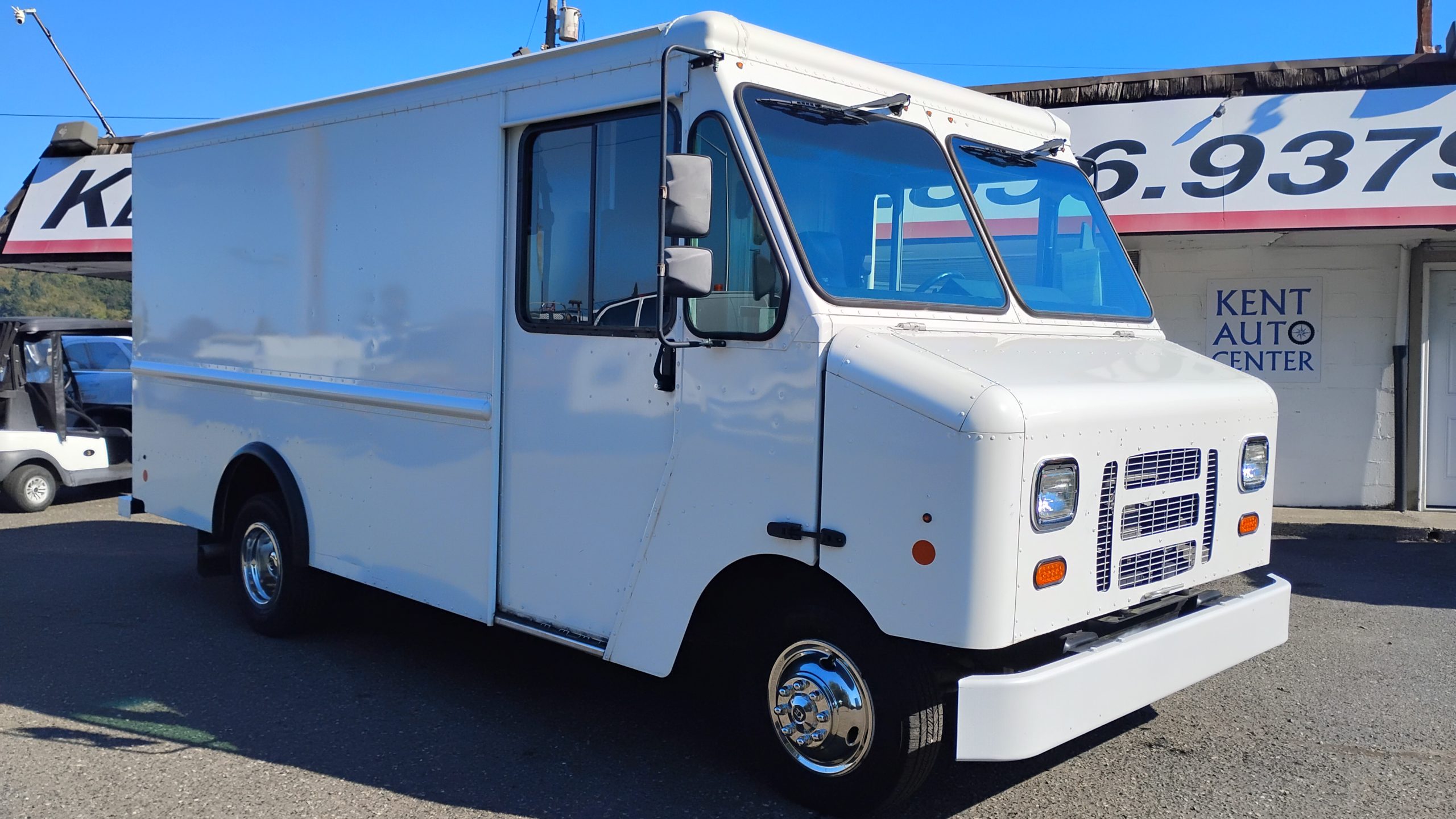 2016 Ford E-350 - image 1 of 6