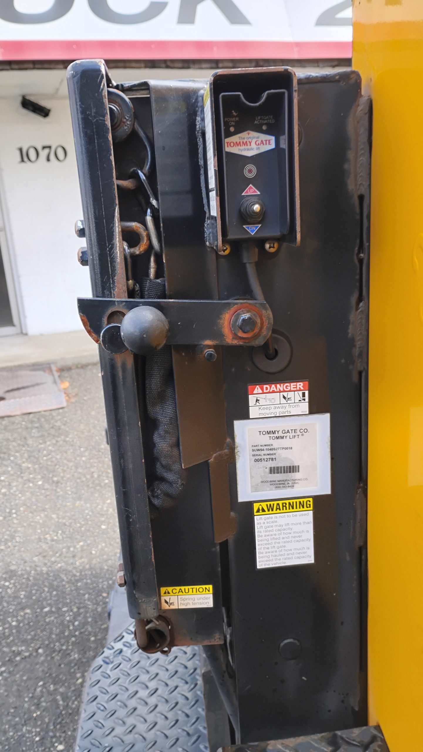 2012 Ford F-550 - image 4 of 6