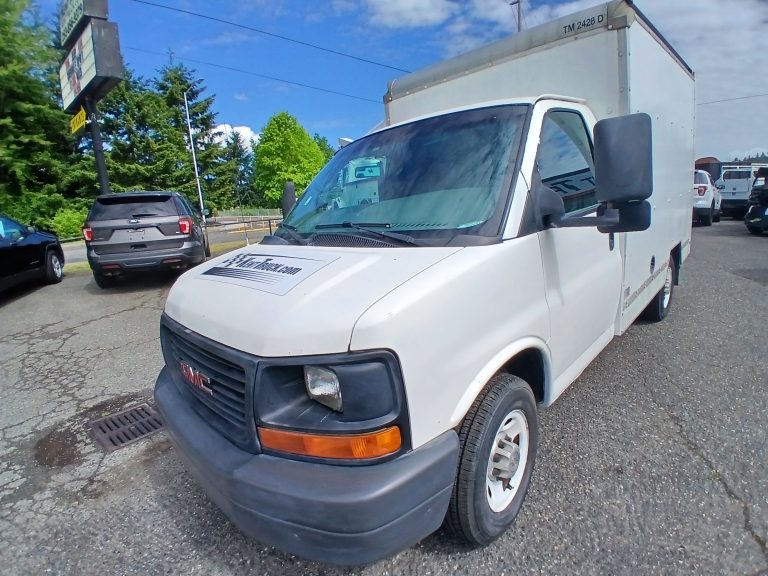 2010 GMC Savana - image 3 of 6