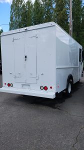 2016 Ford E-350 - image 2 of 6