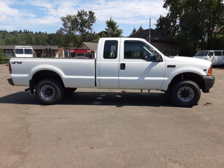 2001 Ford F-250 - image 2 of 6