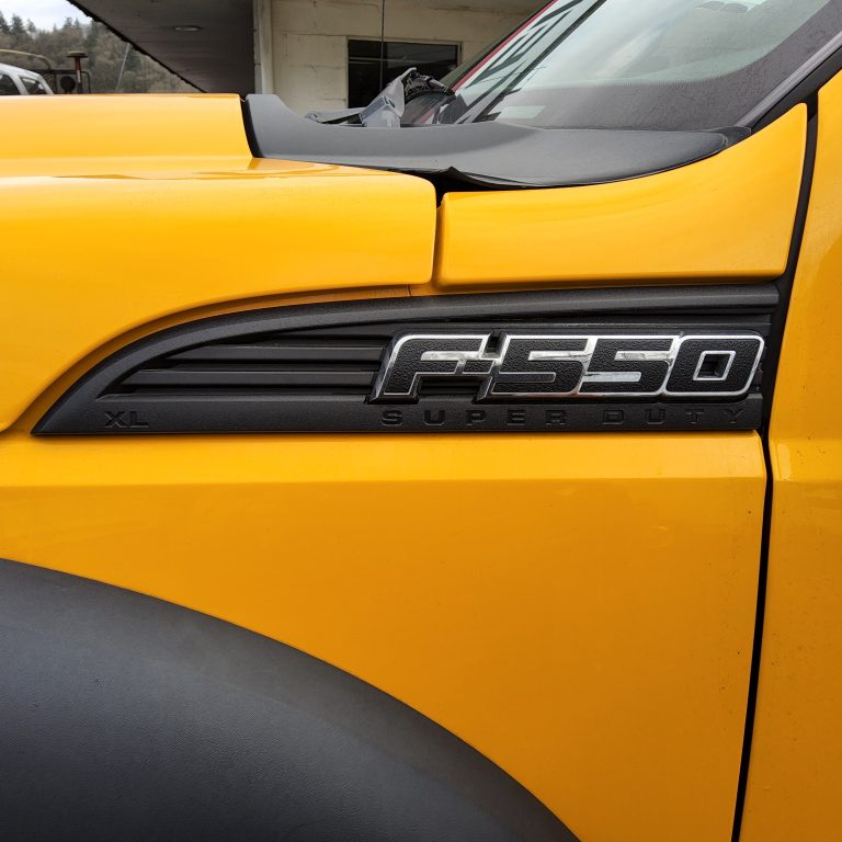 2012 Ford F-550 - image 6 of 6
