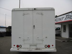 2016 Ford E-350 - image 4 of 6