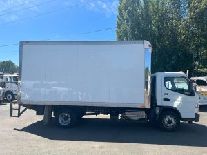 2013 Mitsubishi FUSO - image 4 of 6