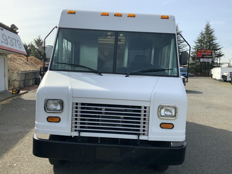 2011 Ford E-350 - image 3 of 6