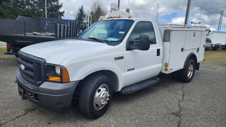 2006 Ford F-350 - image 2 of 6