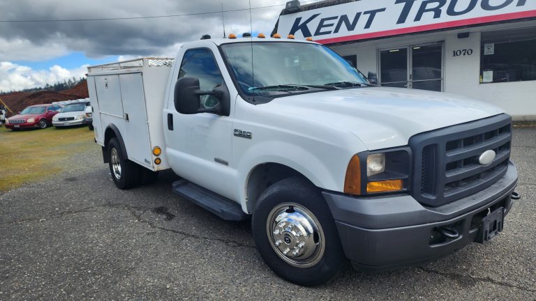 2006 Ford F-350 - image 3 of 6