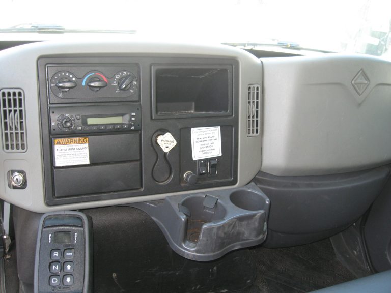 2009 International SA625 - image 5 of 6