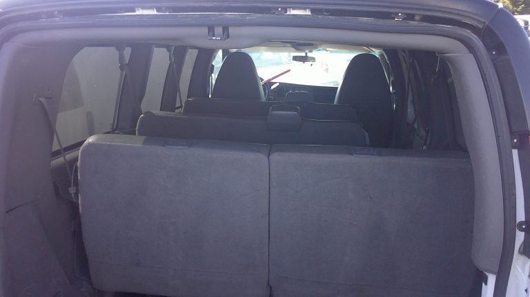 2011 Chevrolet C2500 - image 3 of 6
