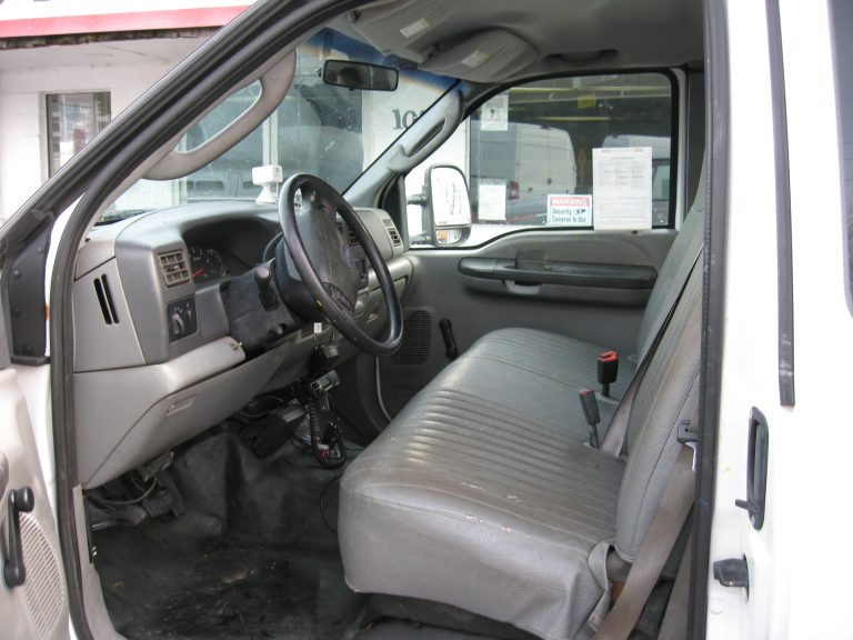 2003 Ford F-350 - image 2 of 6
