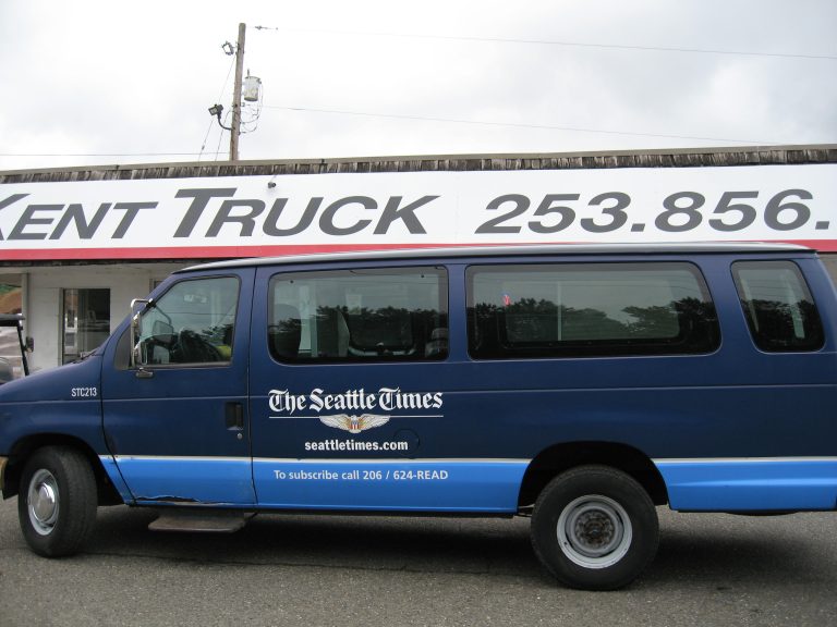 2001 Ford E-350 - image 1 of 6