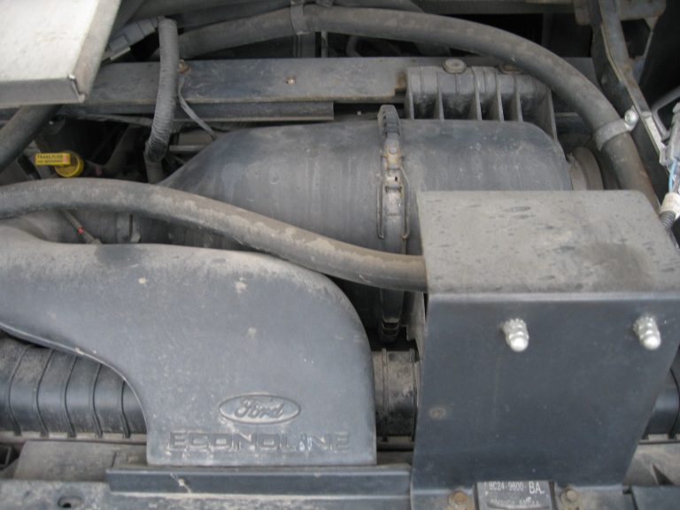2011 Ford E-450 - image 4 of 6