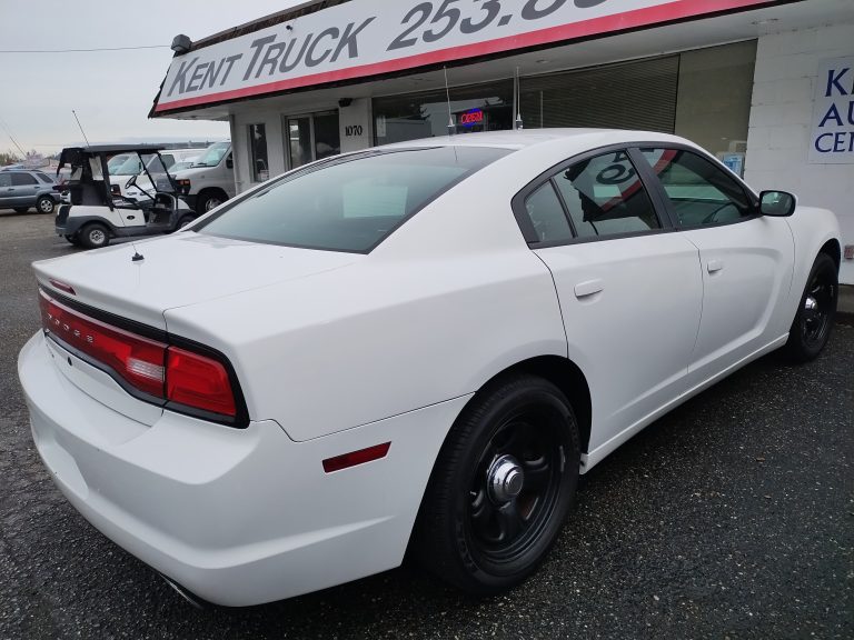 2011 Dodge Charger - image 2 of 6
