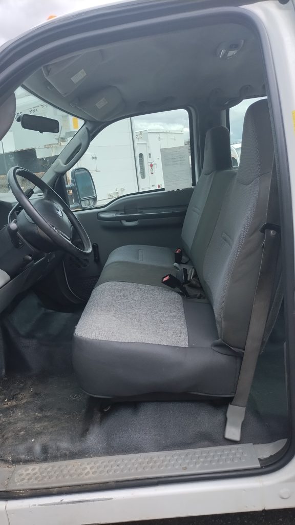 2003 Ford F-350 - image 5 of 6