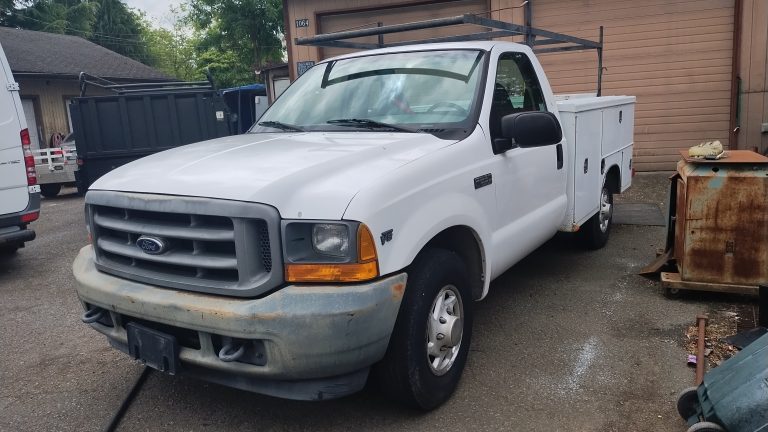 2001 Ford F-250 - image 3 of 6