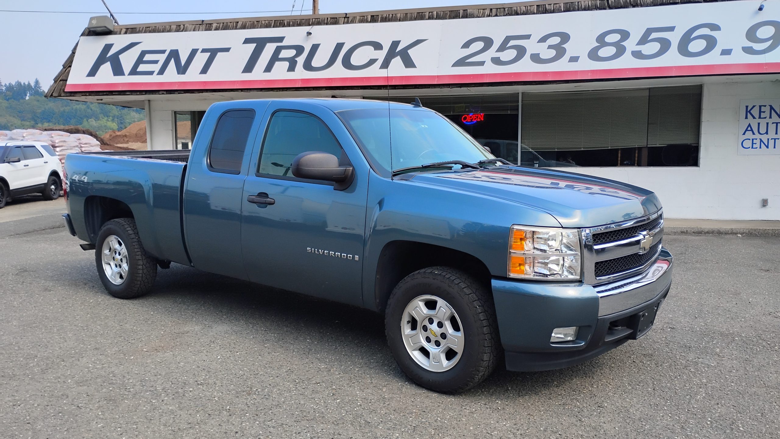 2007 Chevrolet Silverado - image 1 of 6