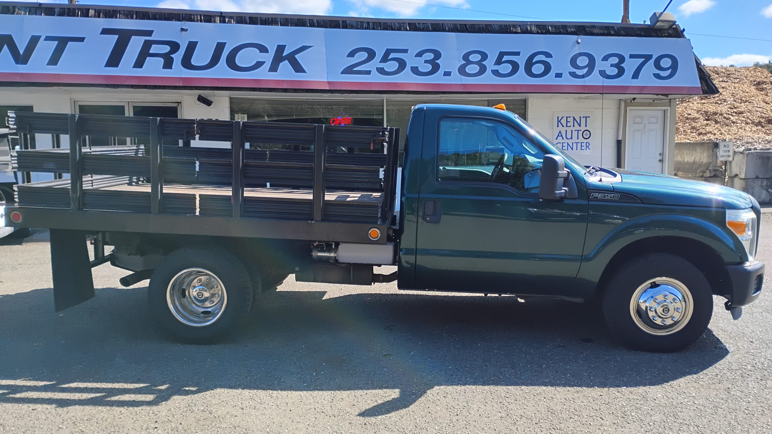 2011 Ford F-350 - image 2 of 6