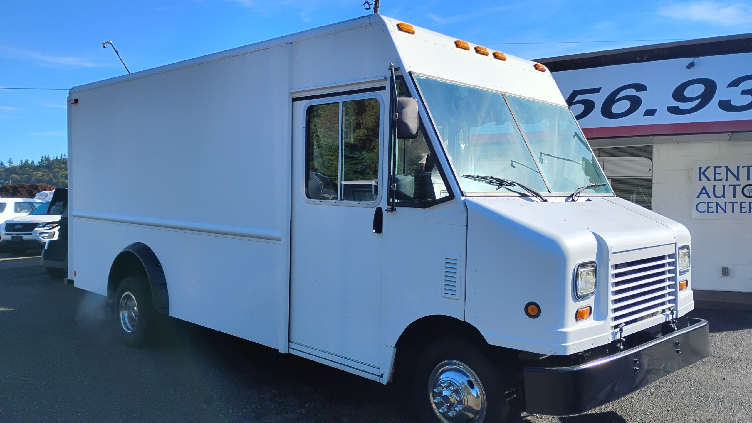 2011 FORD E450 2011 FORD E450 - image 1 of 6