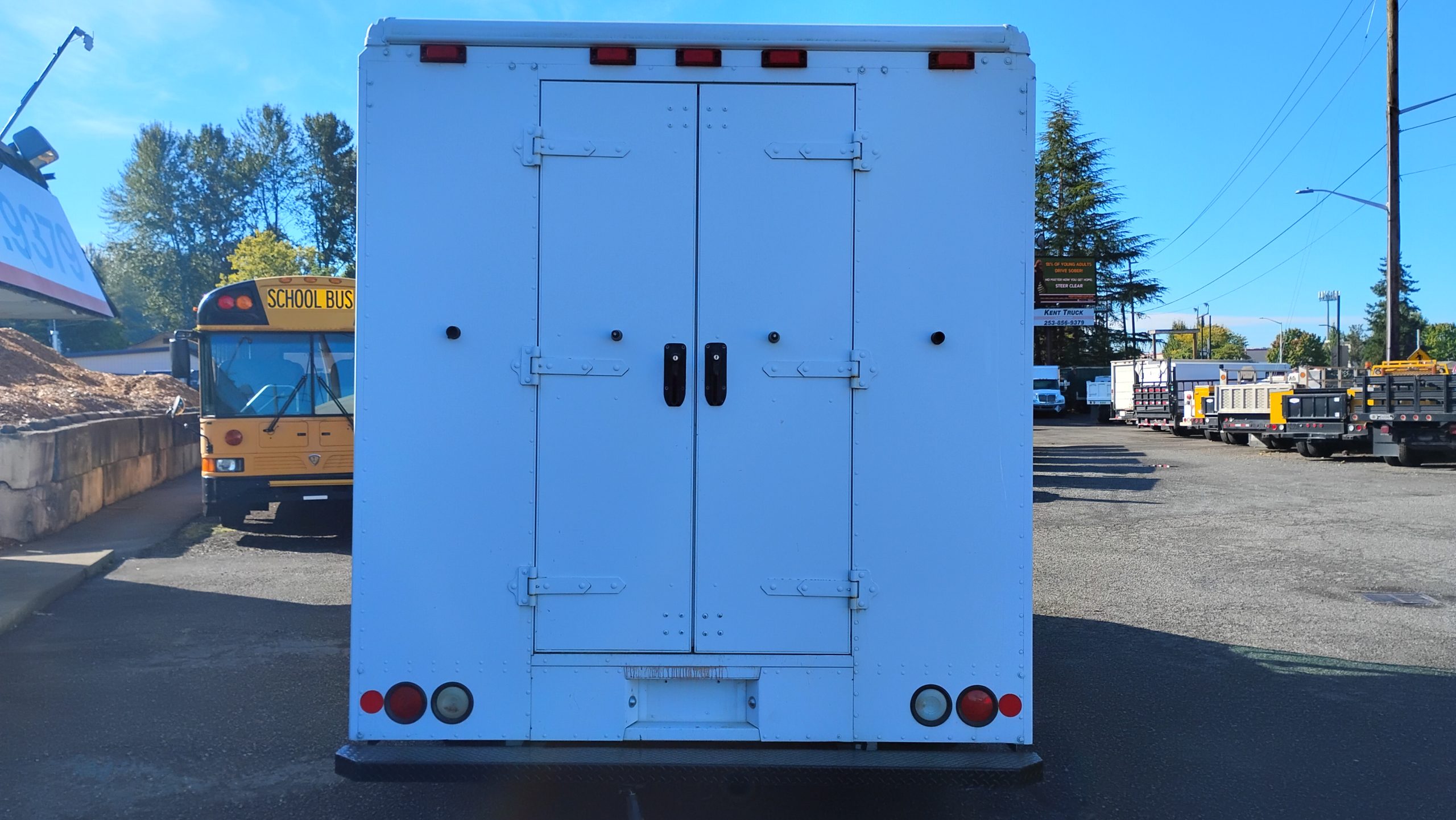 2011 FORD E450 2011 FORD E450 - image 4 of 6