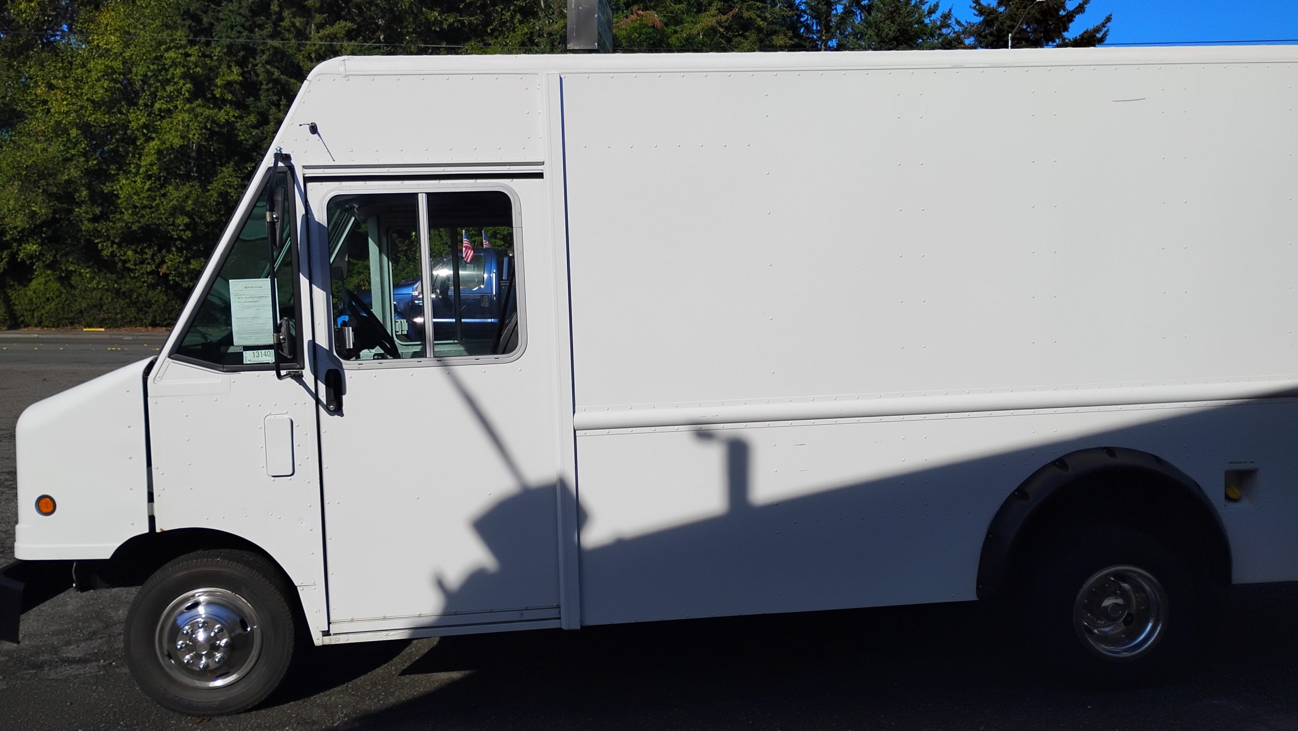 2011 FORD E450 2011 FORD E450 - image 6 of 6