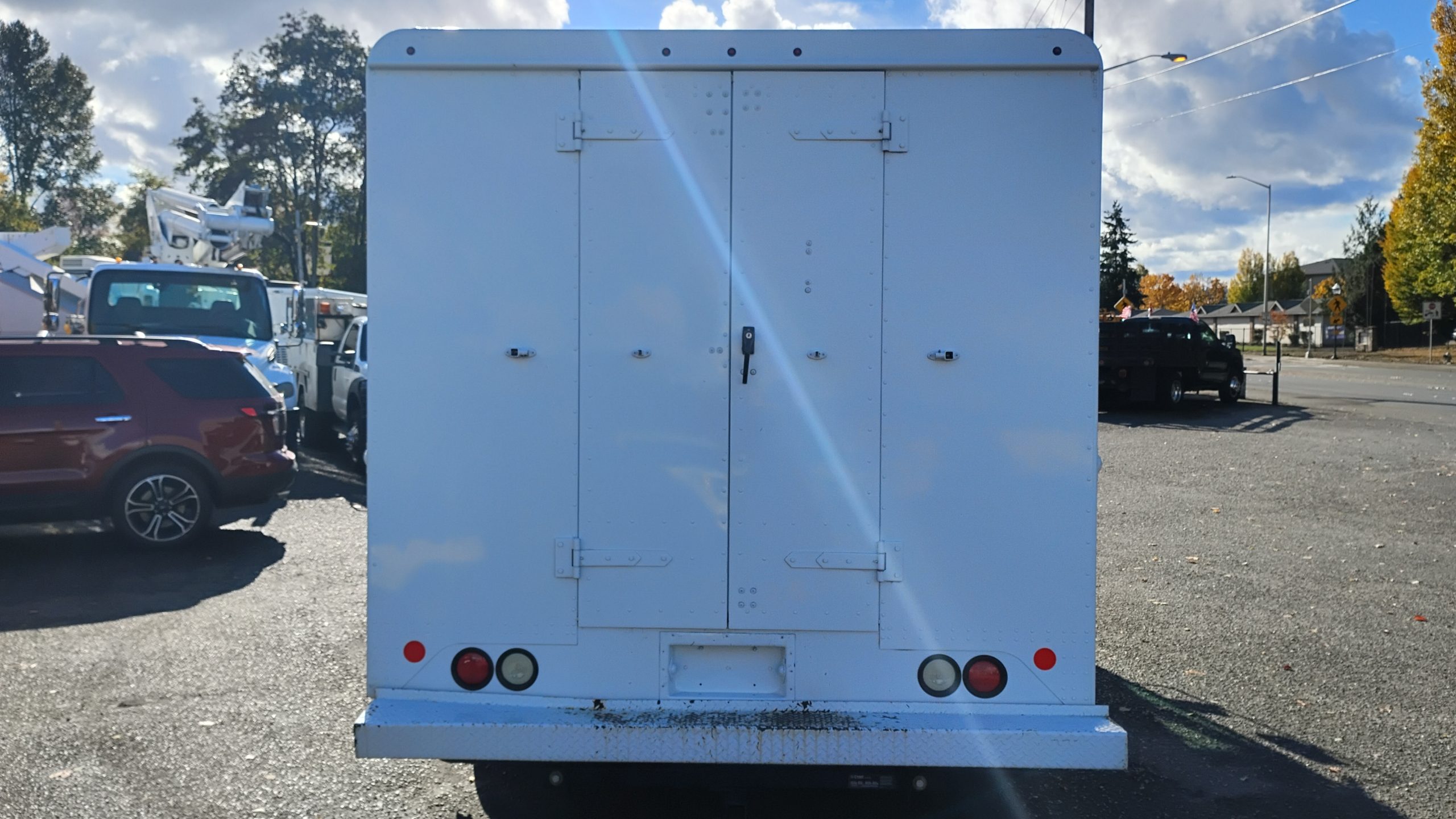 2014 Ford E350 Stepvan 2014 Ford E350 Stepvan - image 4 of 6