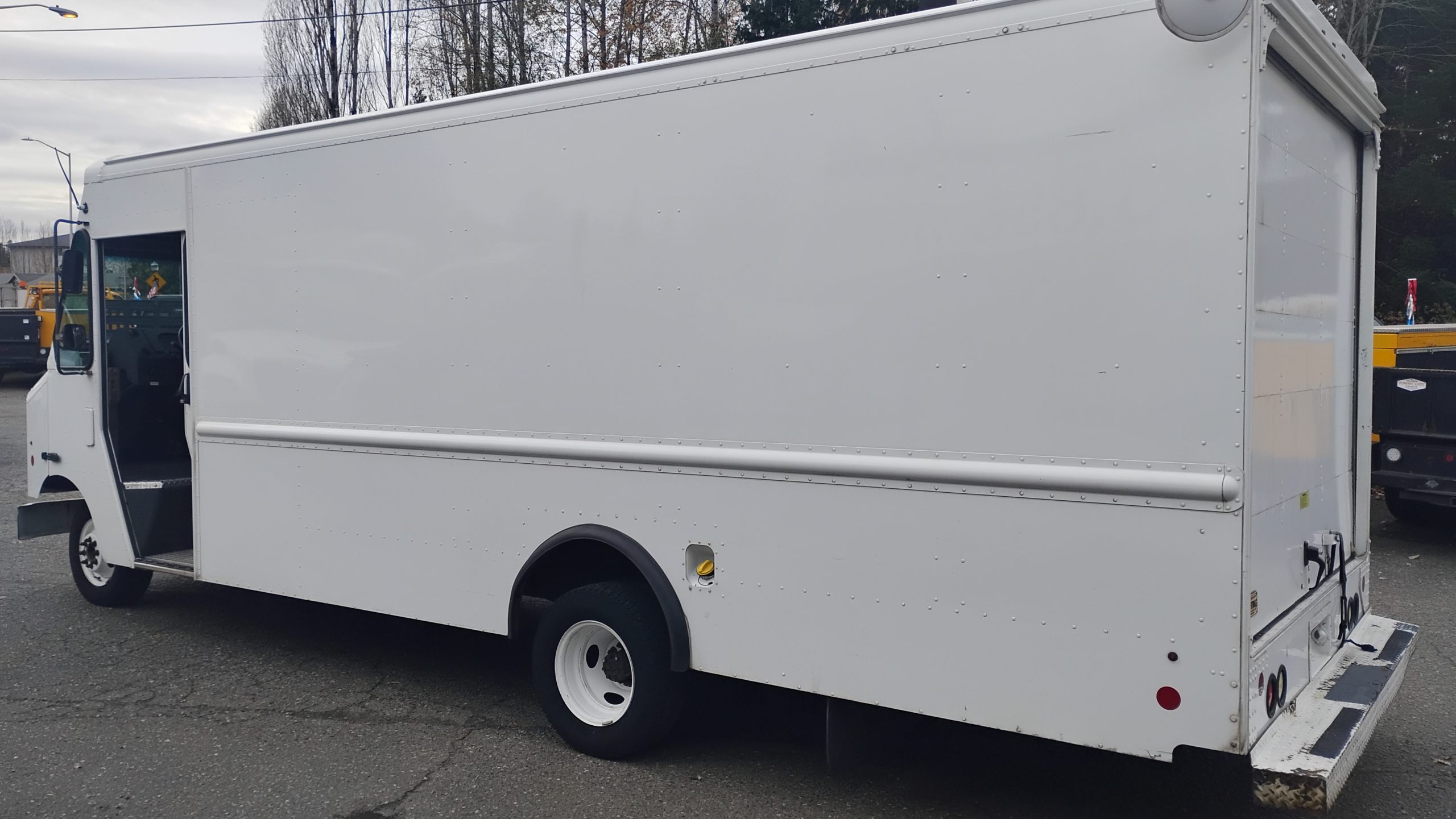2014 Ford E450 Stepvan 18ft. 2014 Ford E450 Stepvan 18ft. - image 5 of 6