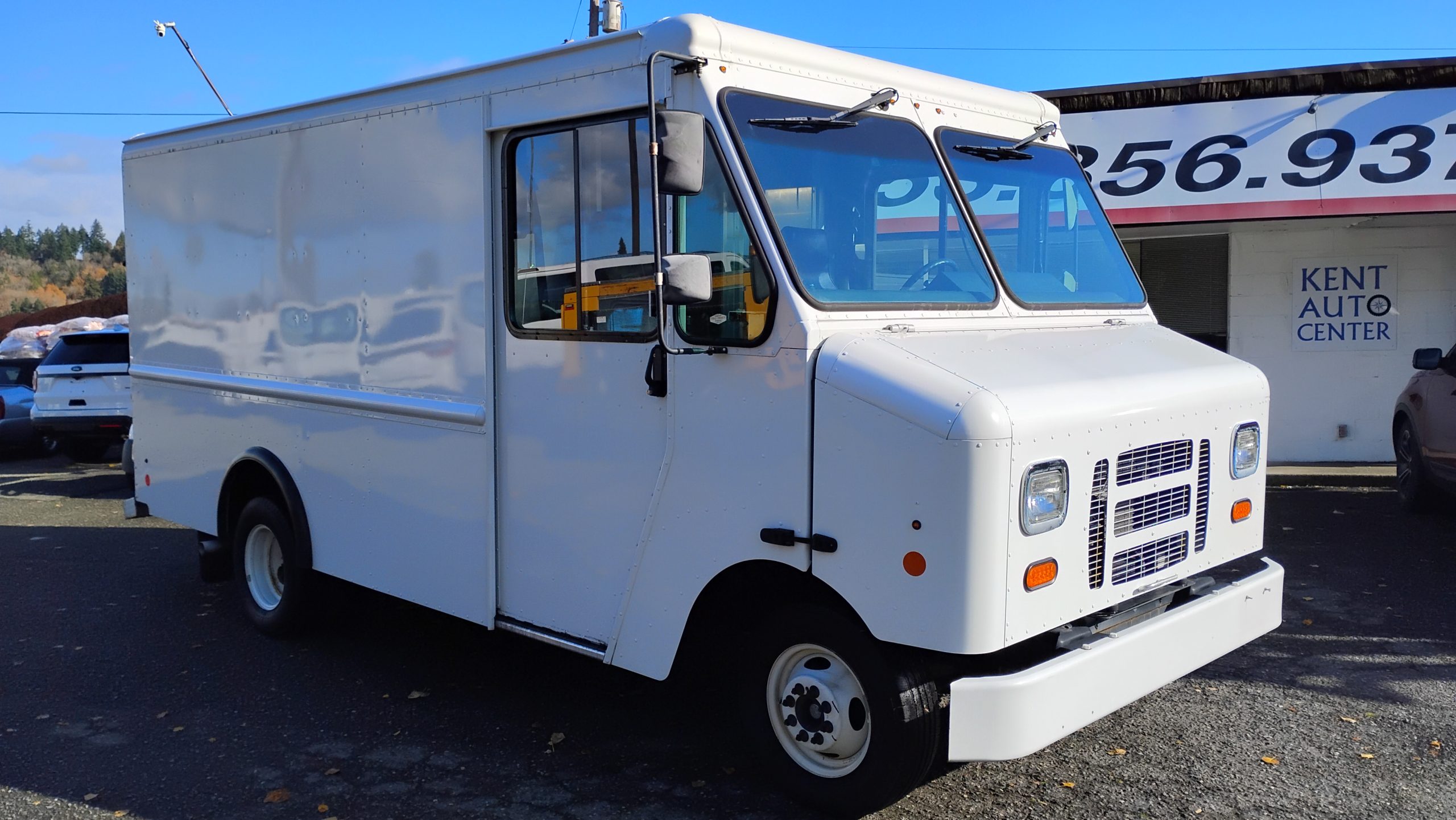 2016 Ford E350 Stepvan - image 1 of 6