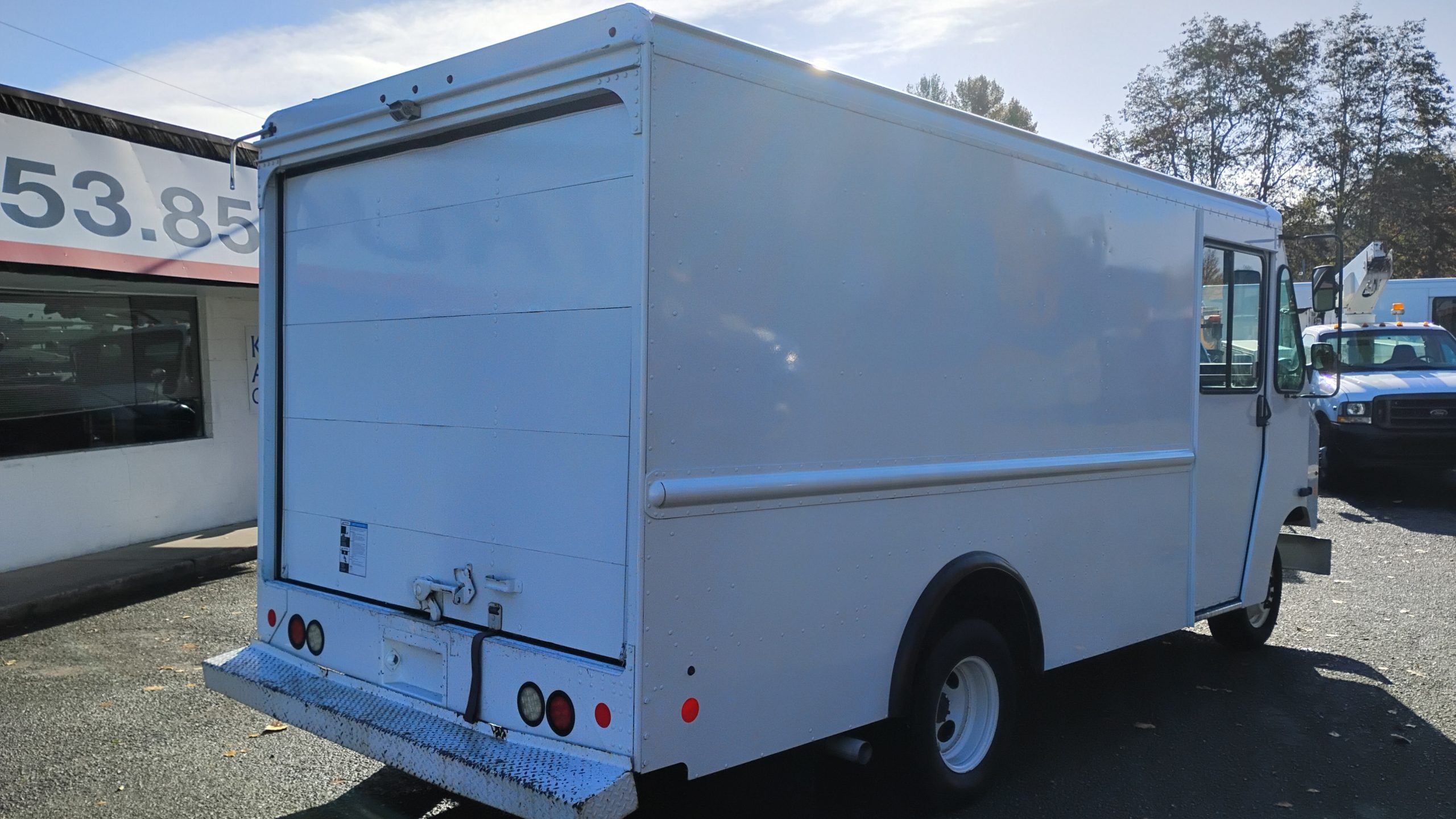 2016 Ford E350 Stepvan 2016 Ford E350 Stepvan - image 3 of 6