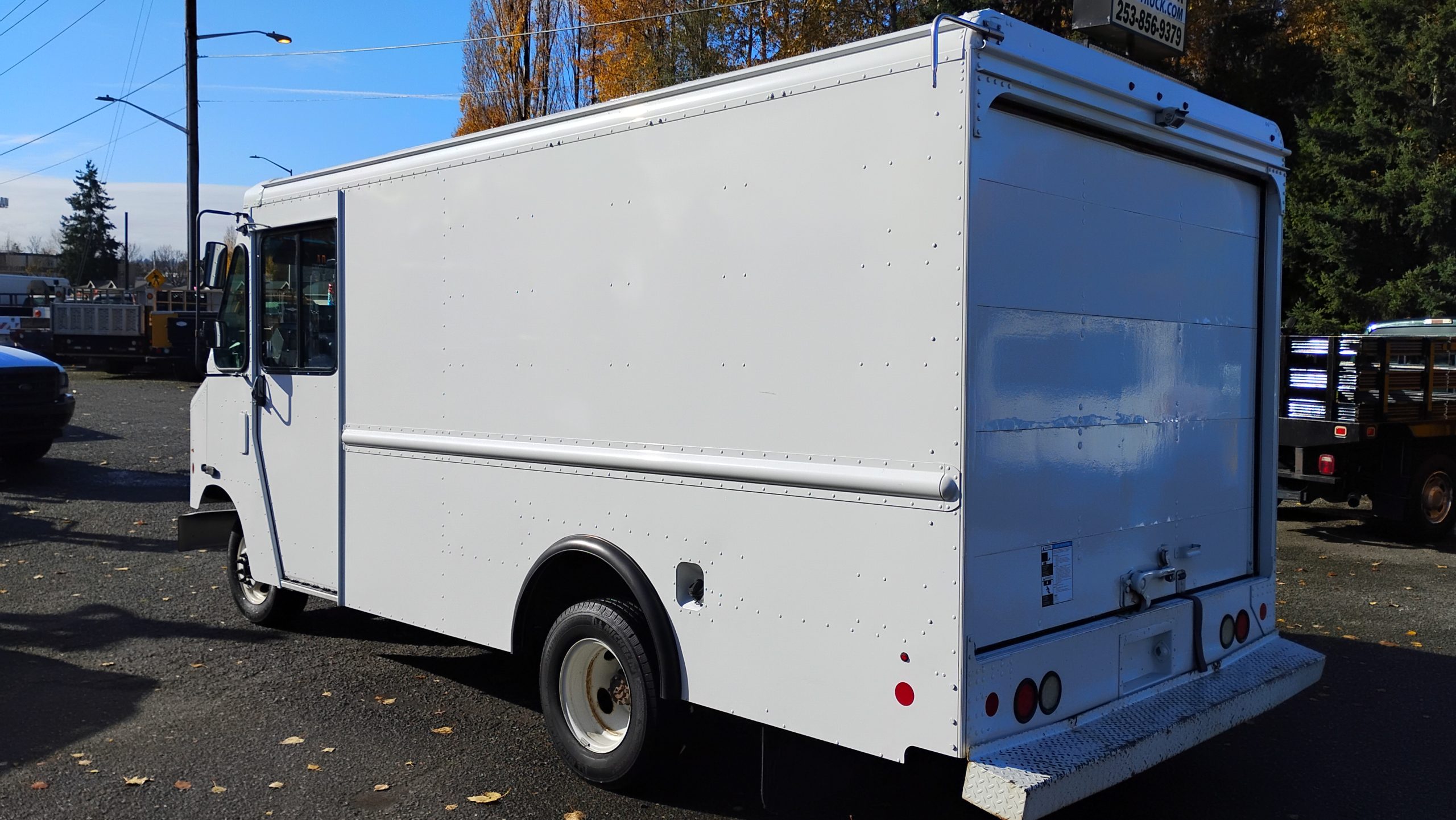 2016 Ford E350 Stepvan 2016 Ford E350 Stepvan - image 5 of 6