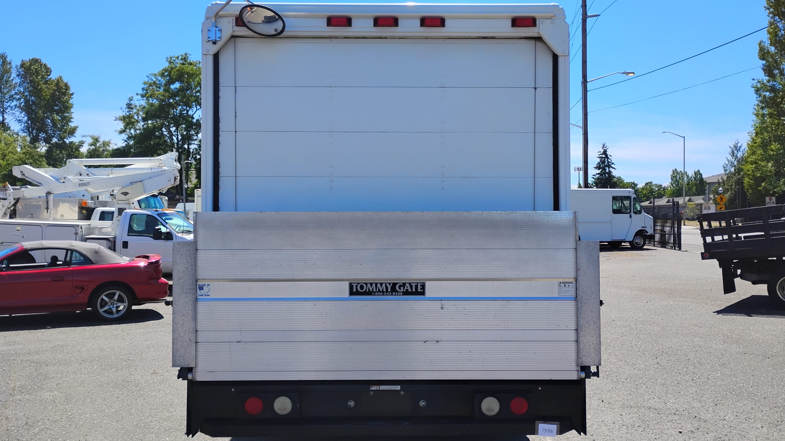 2012 Ford E450 Stepvan (18ft.) 2012 Ford E450 Stepvan (18ft.) - image 4 of 6