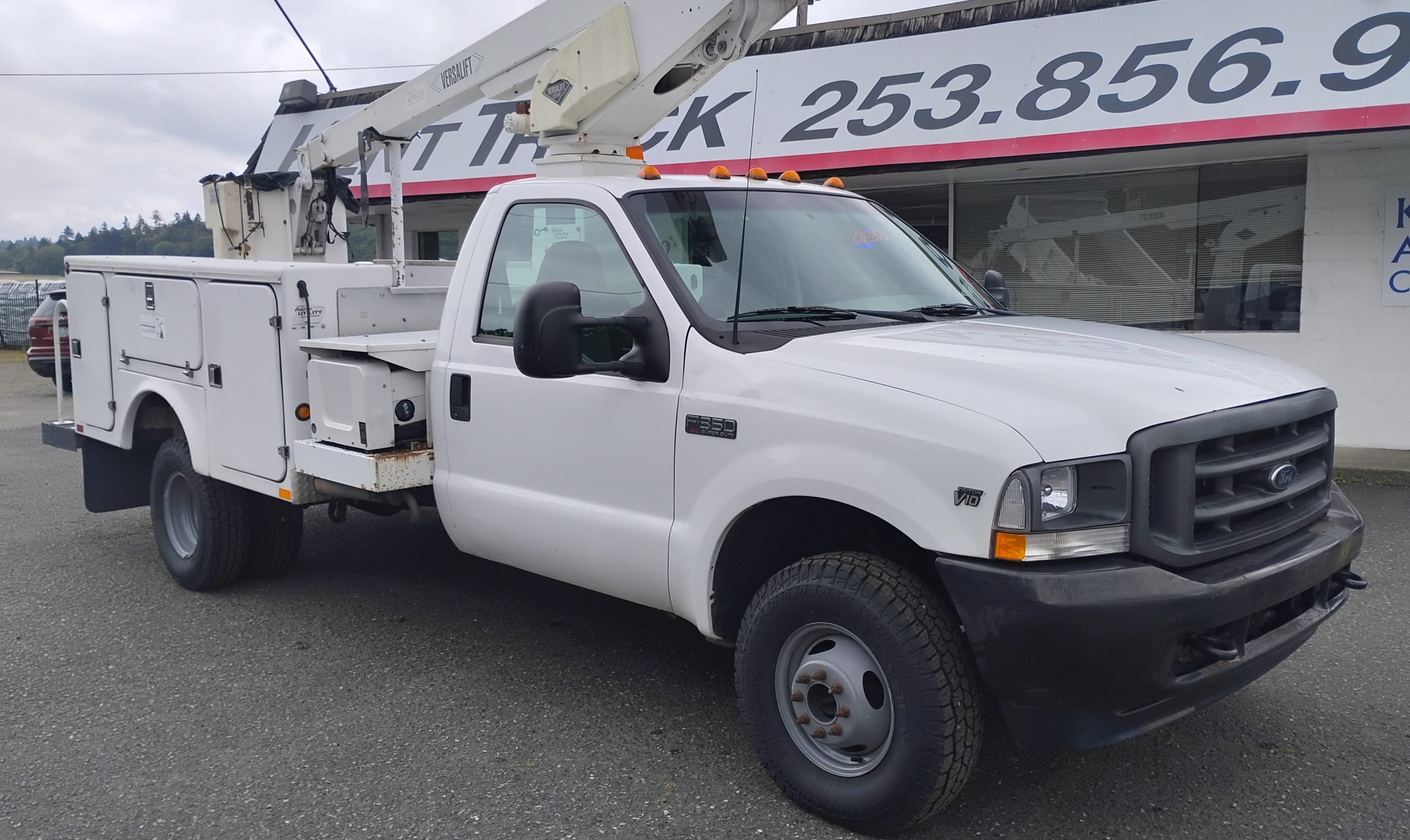 2002 Ford F350 Bucket-Truck 2002 Ford F350 Bucket-Truck - image 1 of 6