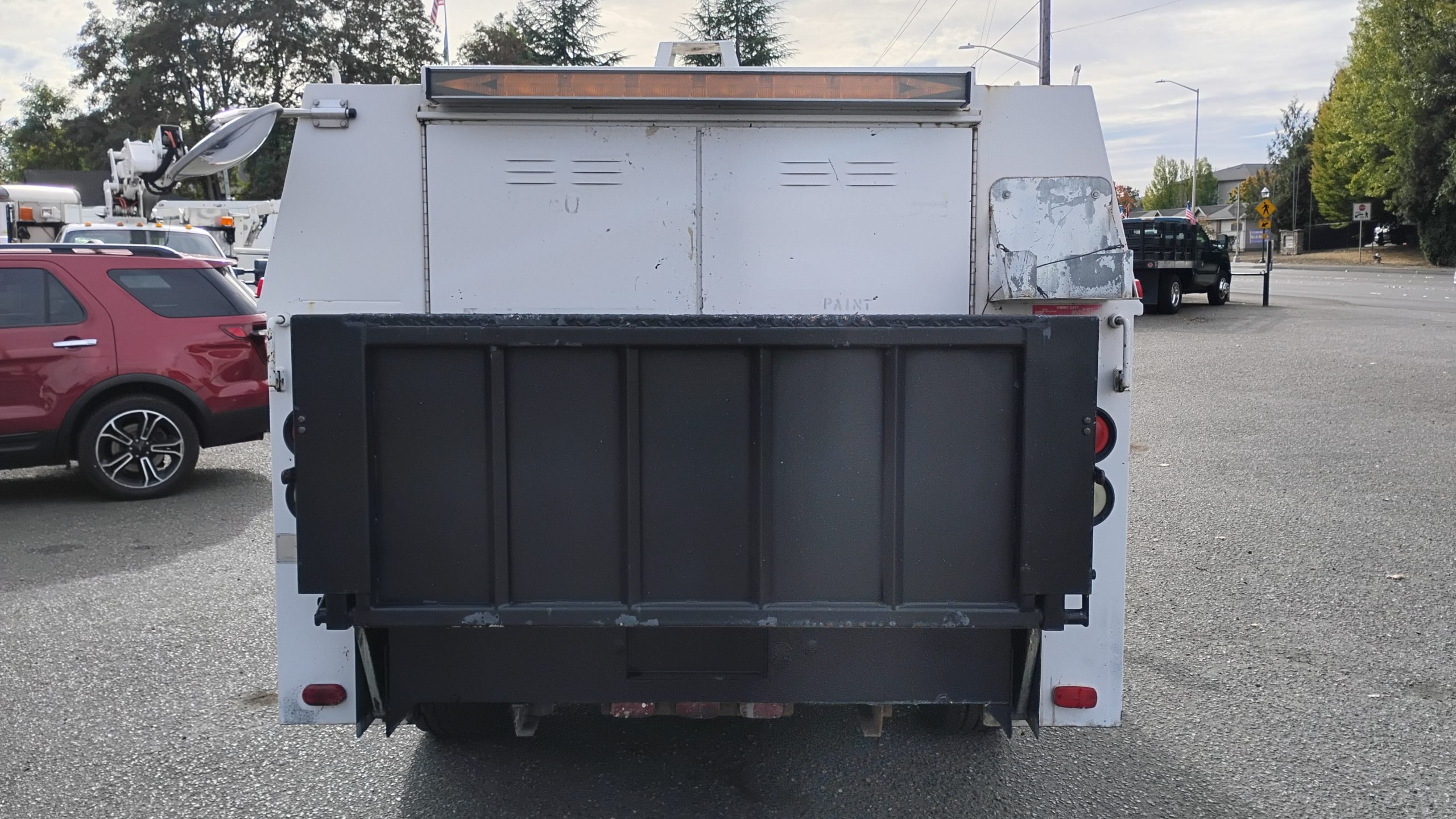 2006 Ford F350 Covered Servicebody w/Liftgate 2006 Ford F350 Covered Servicebody w/Liftgate - image 6 of 6