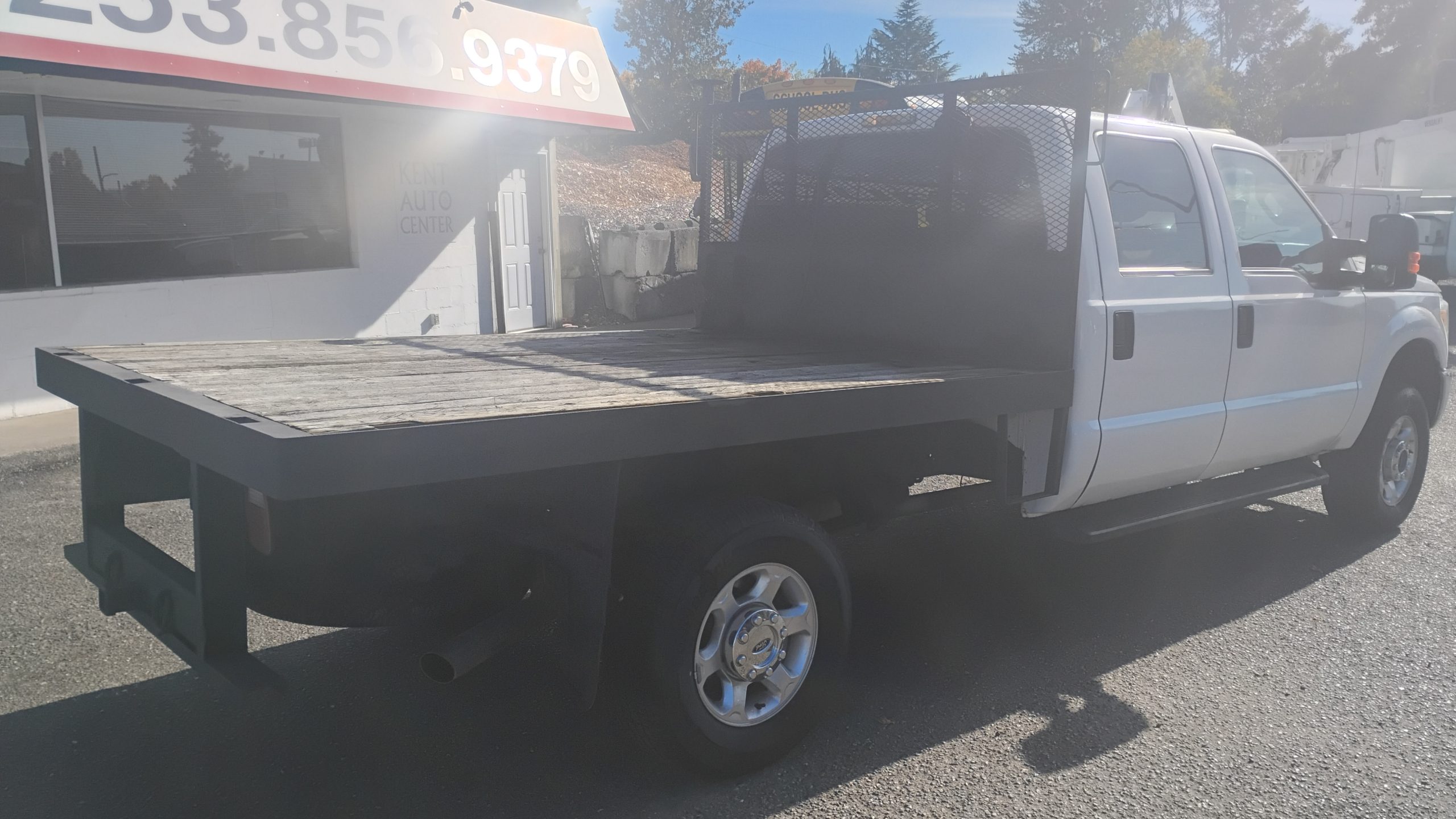 2014 Ford F350 Superduty XLT Flatbed 2014 Ford F350 Superduty XLT Flatbed - image 3 of 6