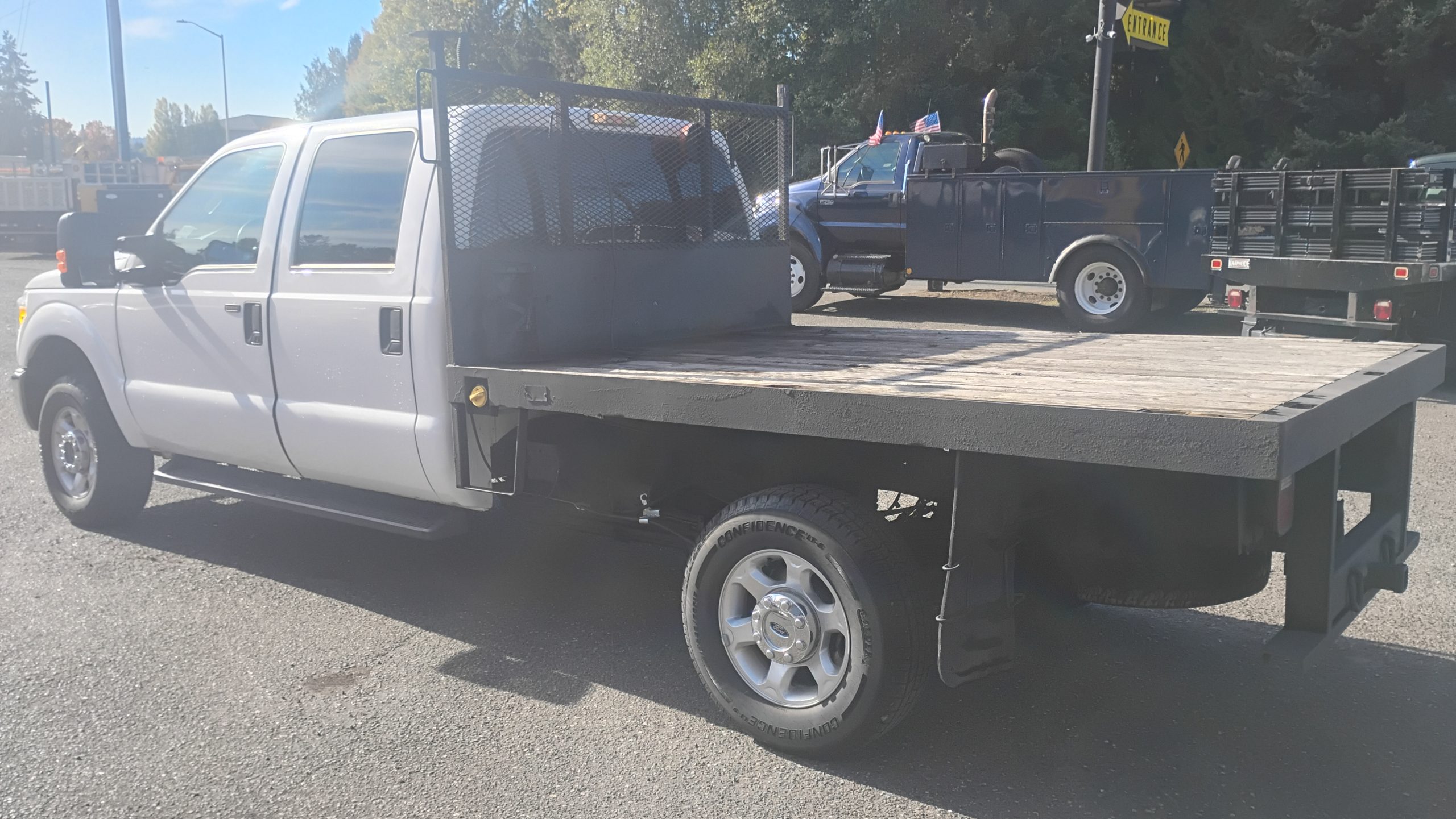 2014 Ford F350 Superduty XLT Flatbed 2014 Ford F350 Superduty XLT Flatbed - image 5 of 6