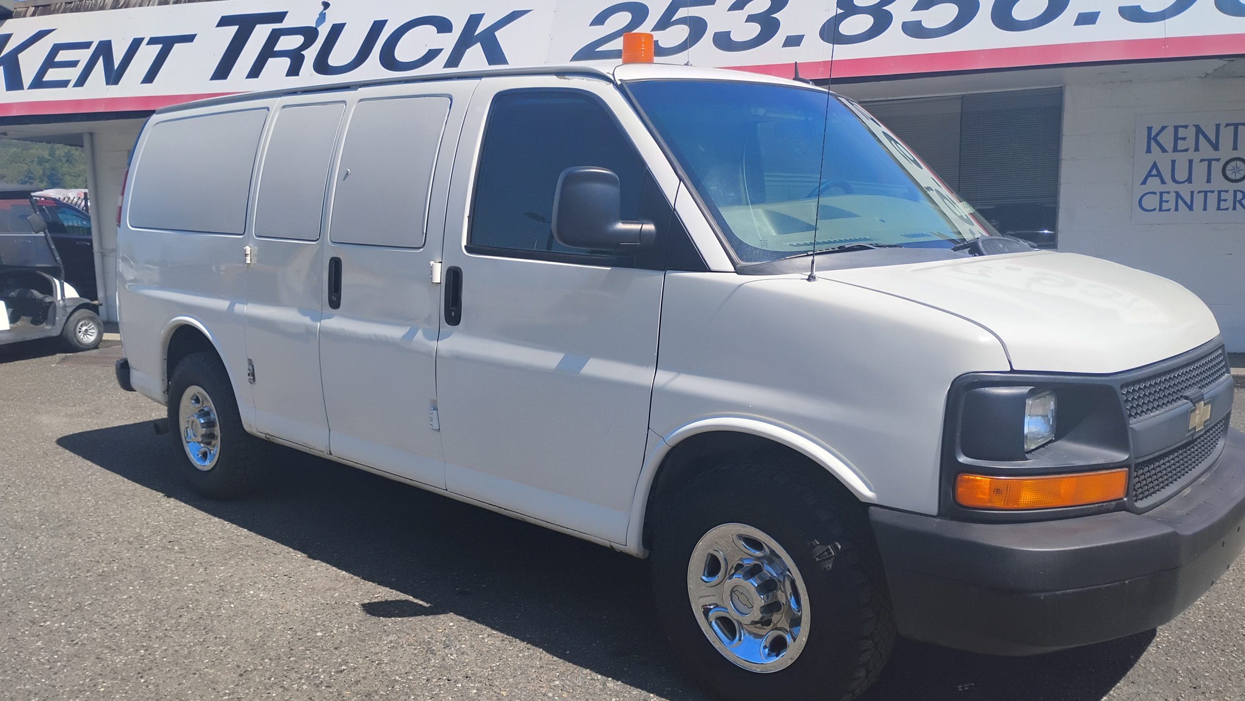 2011 Chevy Express G2500 Passenger Van 2011 Chevy Express G2500 Passenger Van - image 1 of 6