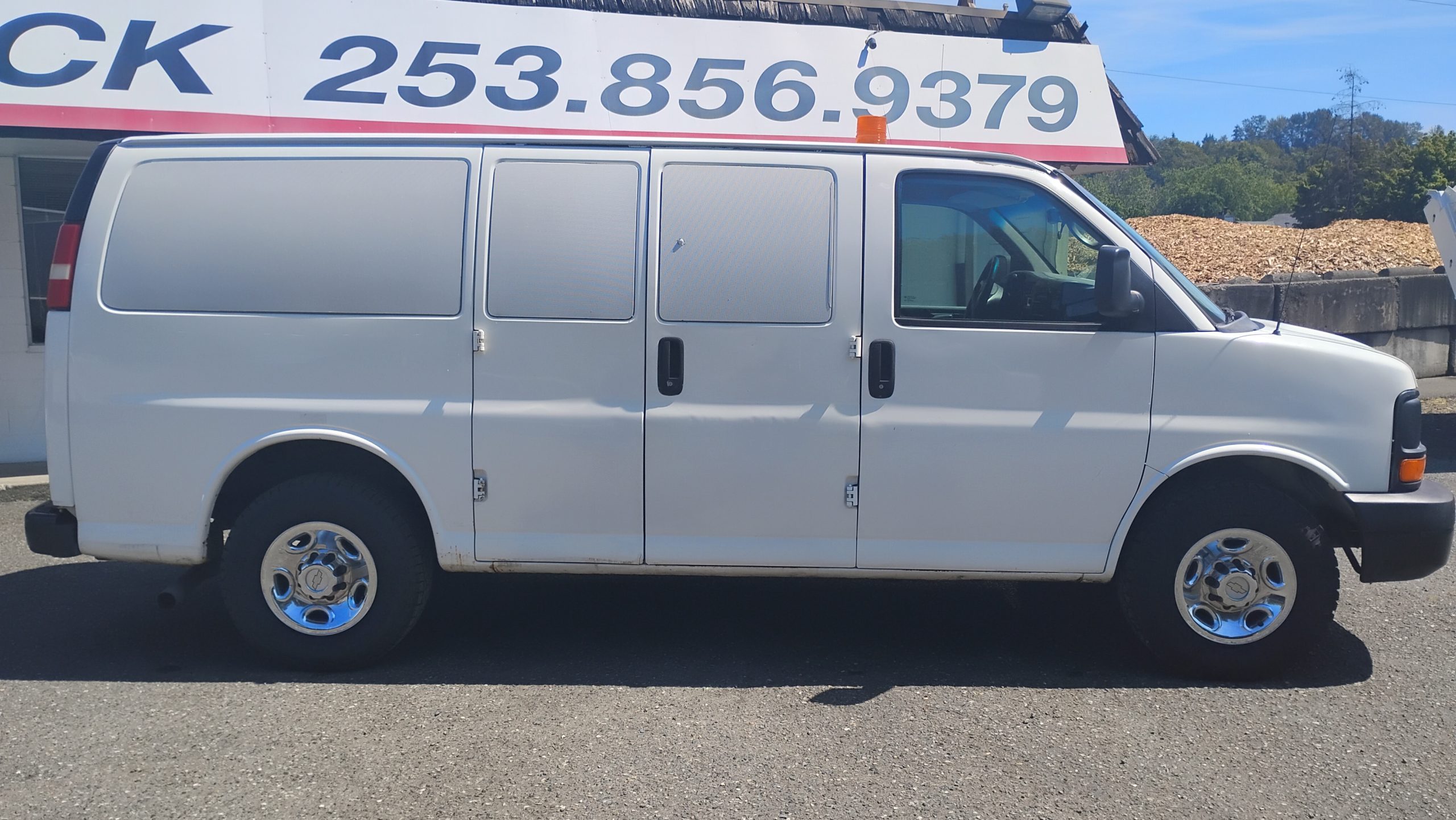 2011 Chevy Express G2500 Passenger Van 2011 Chevy Express G2500 Passenger Van - image 2 of 6