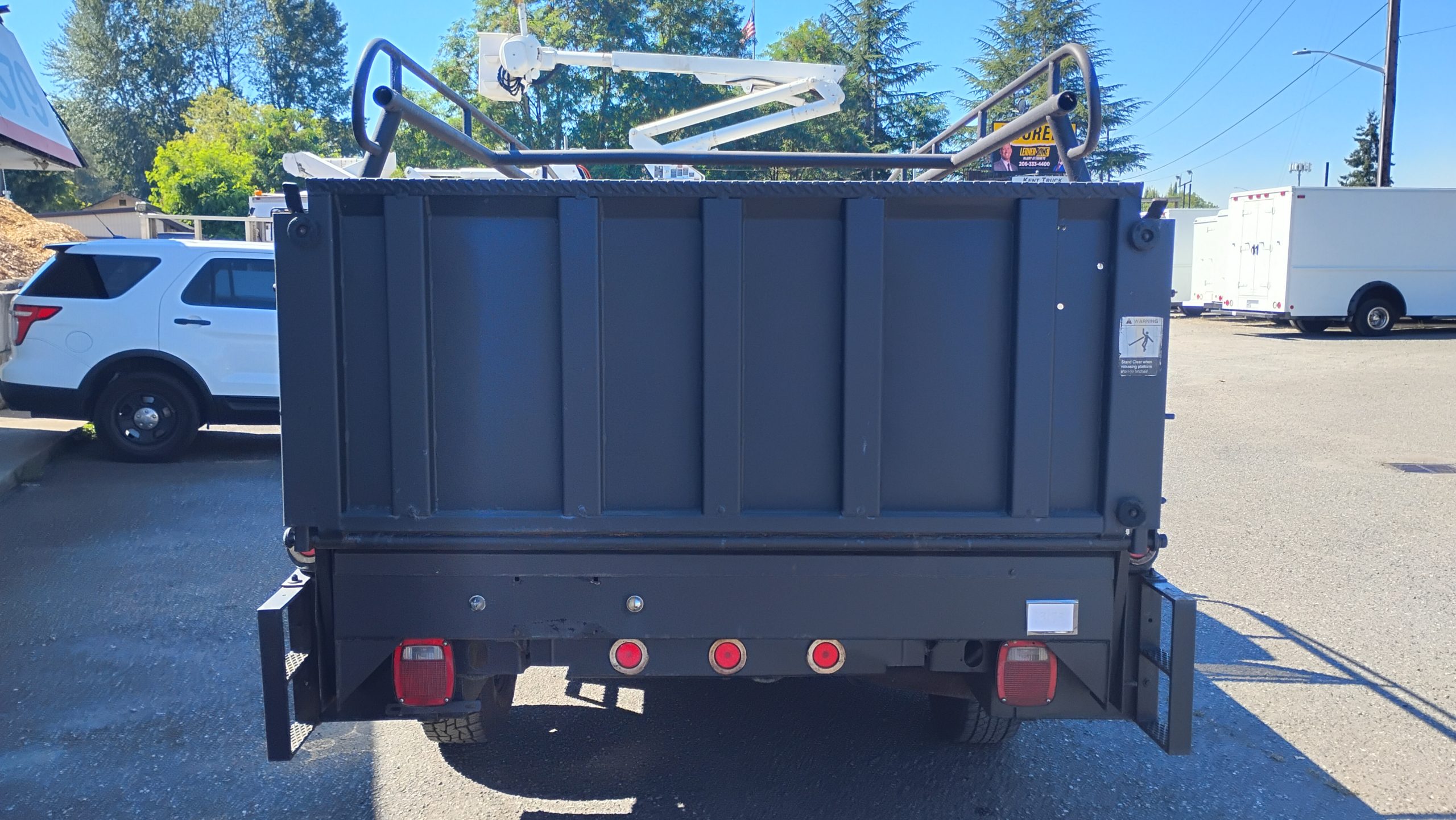 2001 Dodge 2500 Flatbed w/Liftgate 2001 Dodge 2500 Flatbed w/Liftgate - image 4 of 6