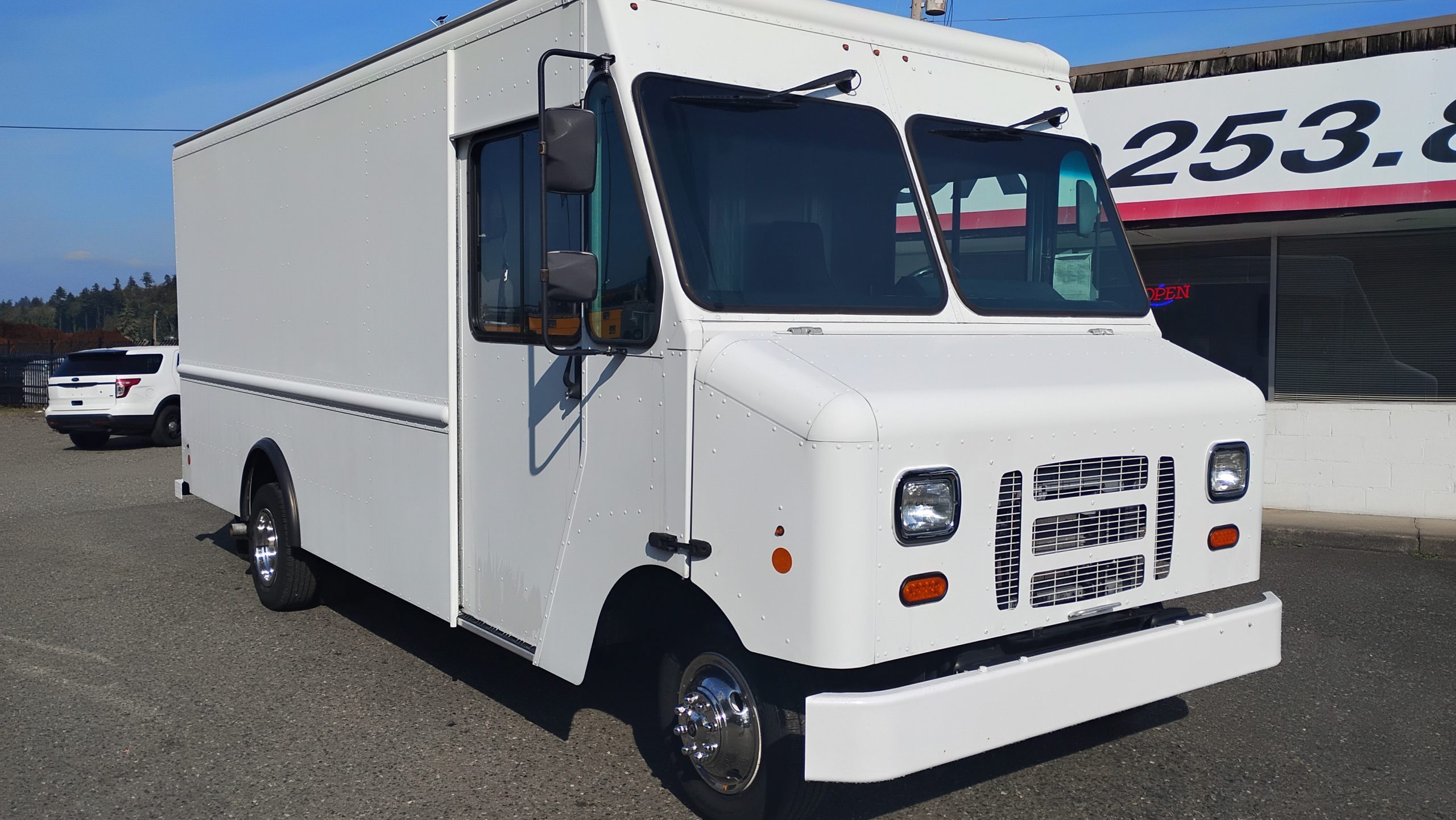 2016 Ford E450 Stepvan (14ft.) 2016 Ford E450 Stepvan (14ft.) - image 1 of 6