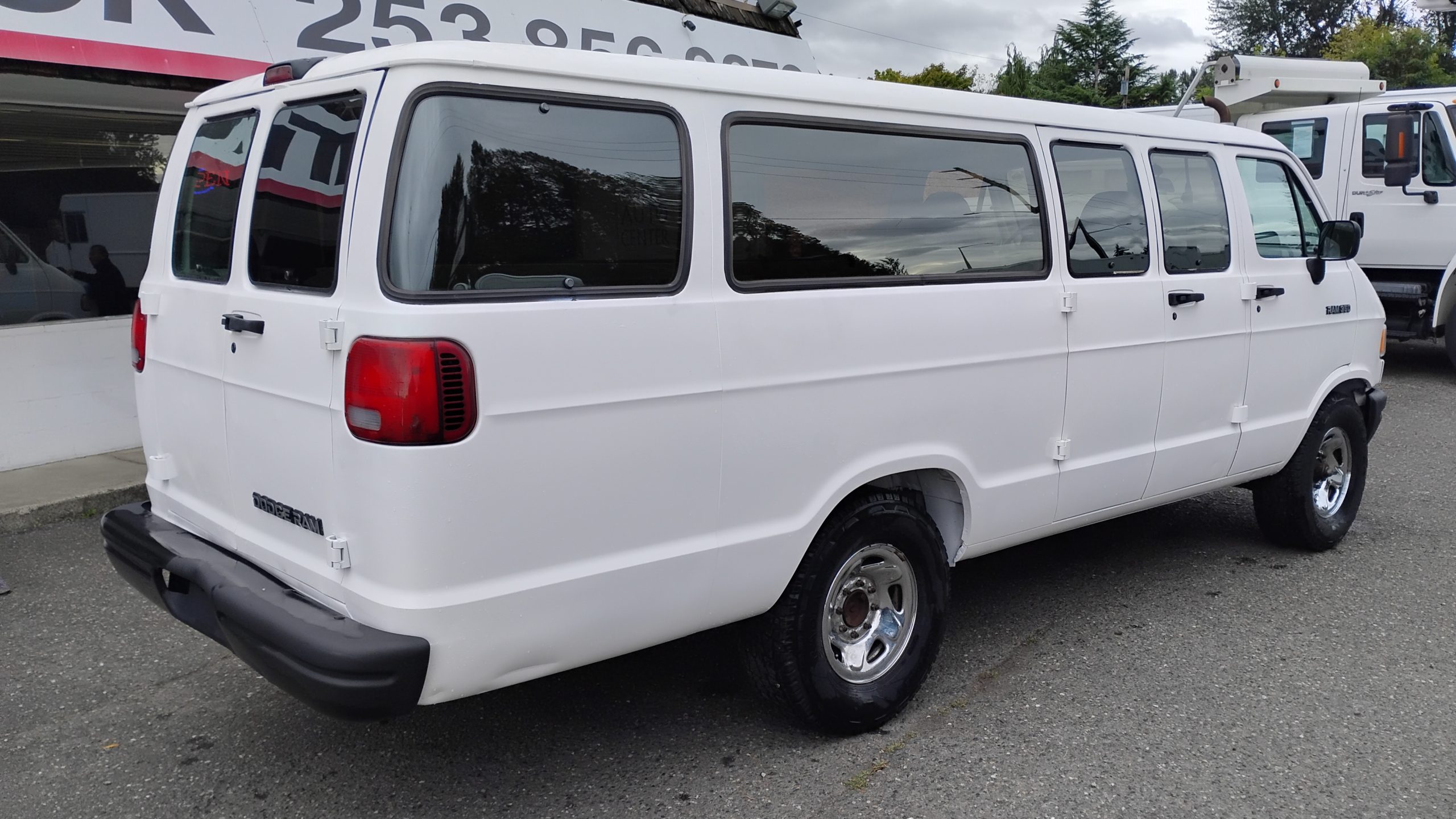 1994 Dodge Ram B350 CargoVan 1994 Dodge Ram B350 CargoVan - image 3 of 6
